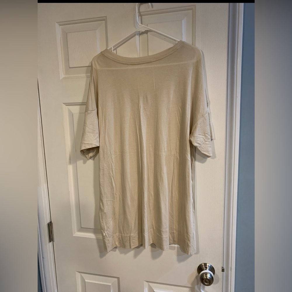Zella v-neck t-shirt XL - Picture 2 of 8